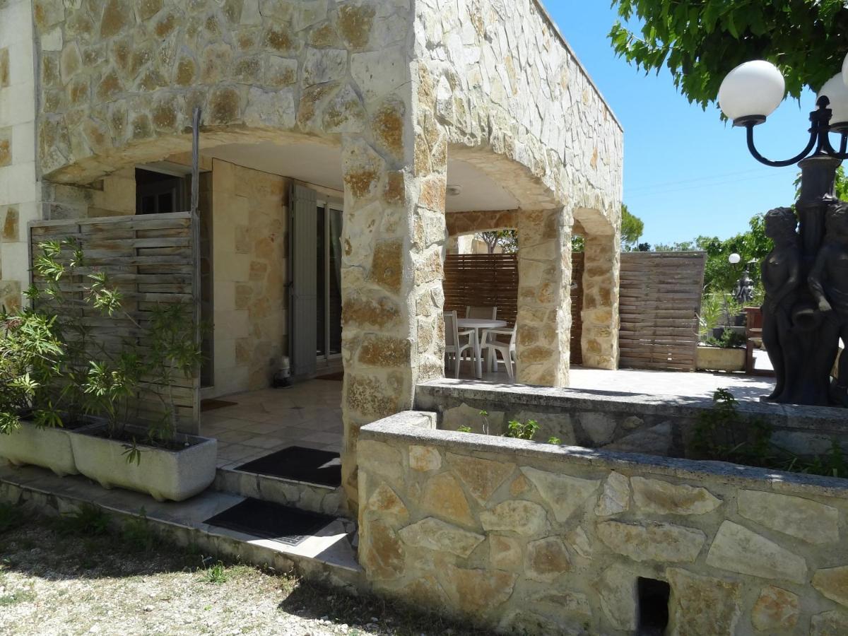 Saint-Rémy-de-Provence Locations Des Alpilles 아파트 객실 사진